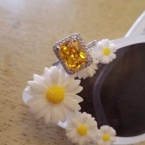925 Swarovski Elements yellow emerald Women's ring Size 7
